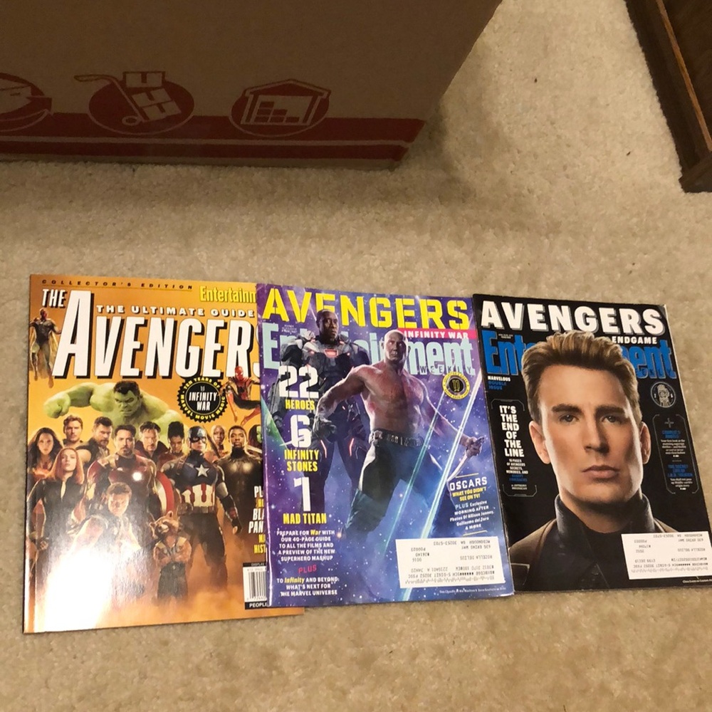 Pack of avengers magazines